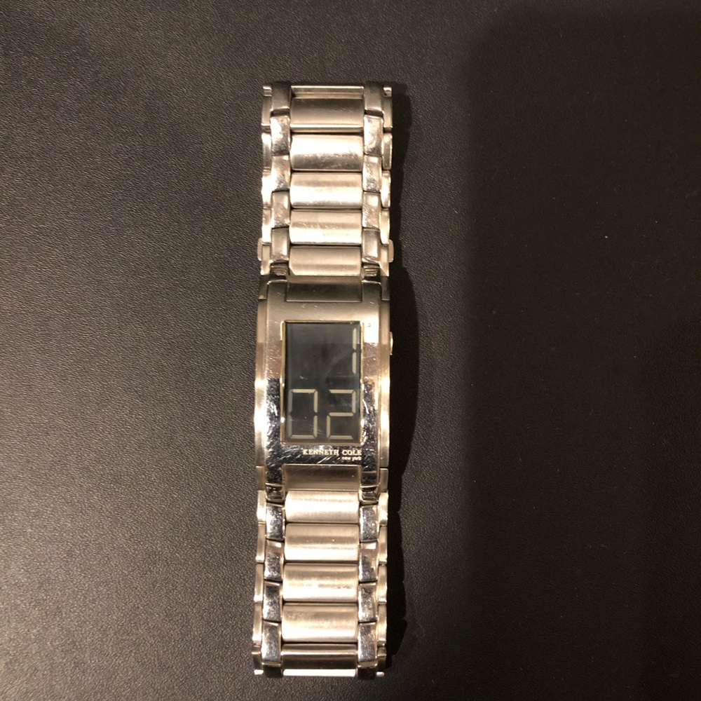 🎁 Kenneth Cole Digital Steel Chrome Men’s Watch